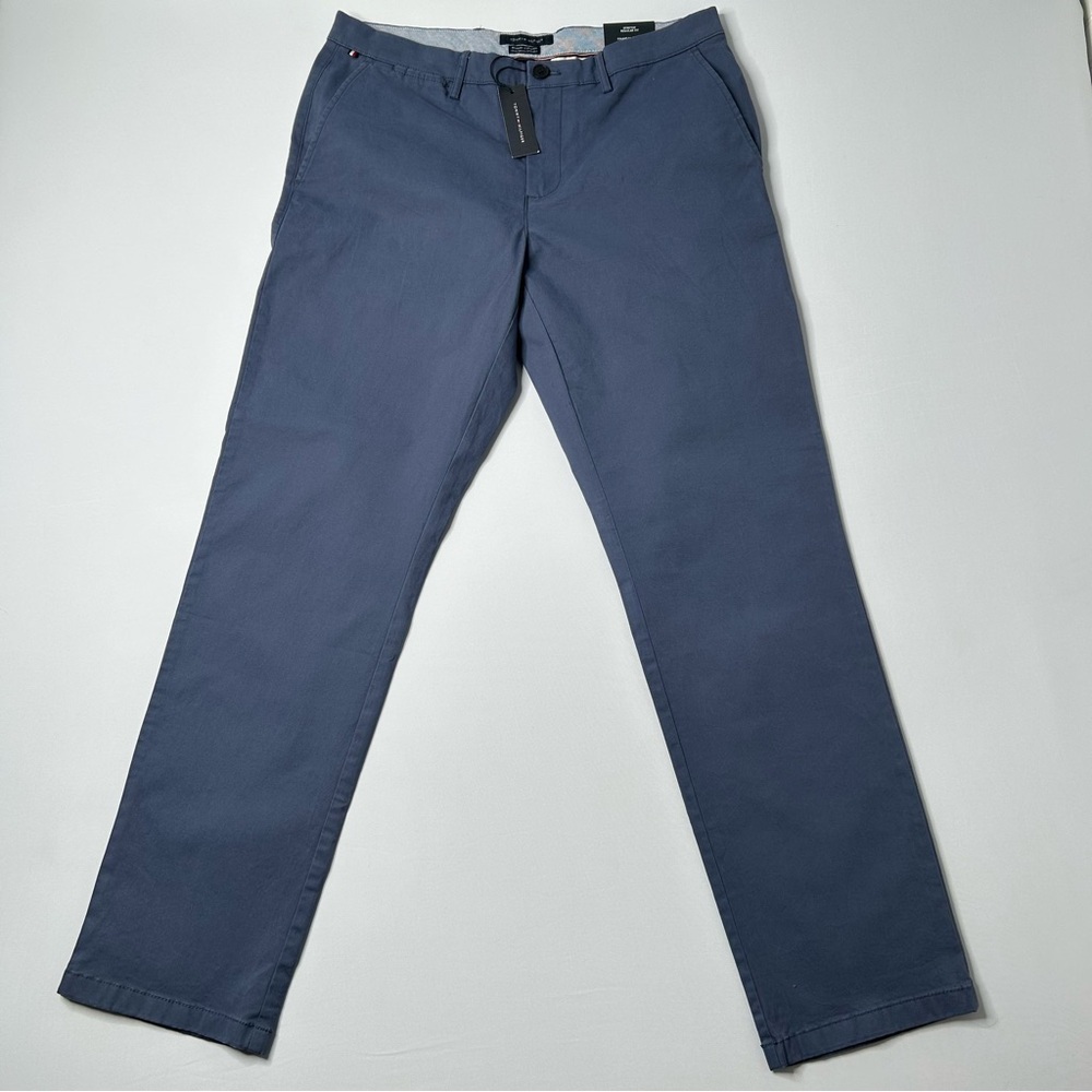 Tommy Hilfiger Mens The Flex Navy Khaki Pants Reg Fit Waist 33 NWT